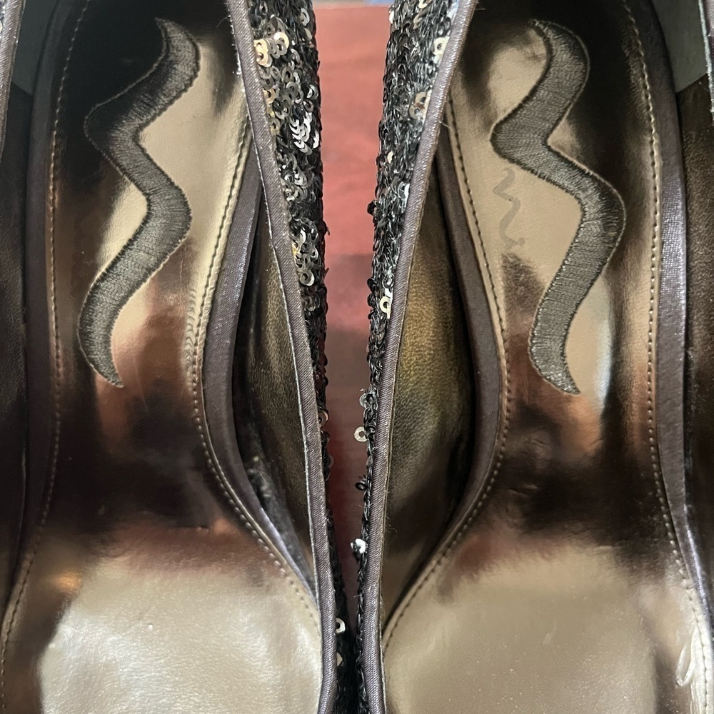 Nina Ricci Silver & Gray Sequin Metallic Leather Heels, Size 8M - Picture 12 of 13
